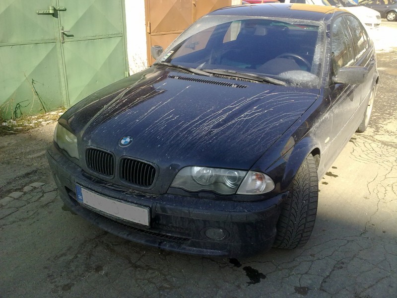BMW 330i (3).jpg