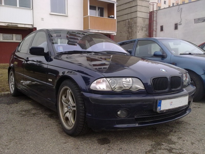 BMW 330i (5).jpg