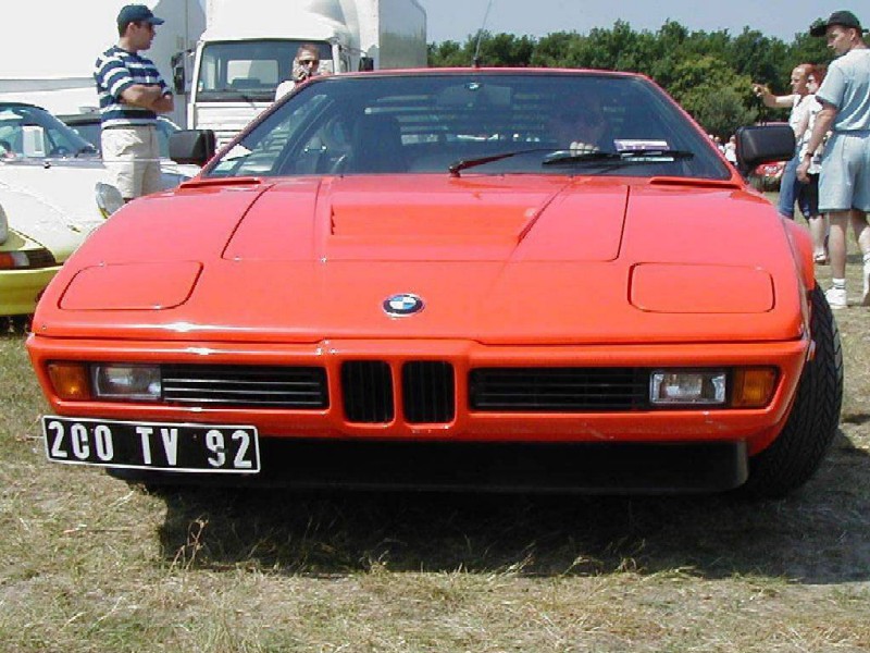 bmw_m1_16.jpg