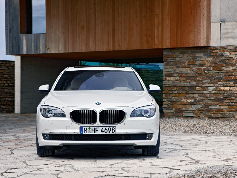 bmw-760li-02.jpg