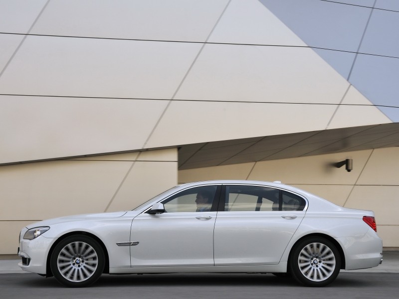 bmw-760li-13.jpg