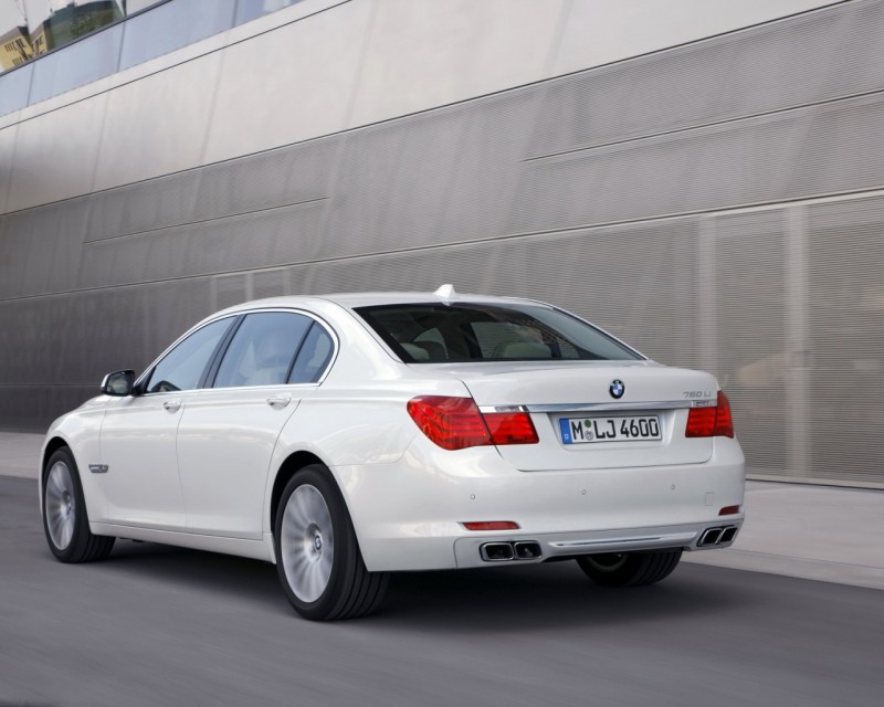 bmw-760li-19.jpg