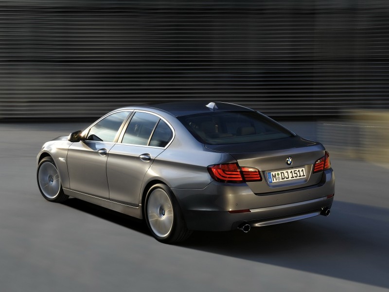 bmw-5-series-2010-08.jpg