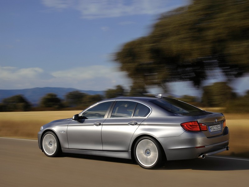 bmw-5-series-2010-33.jpg