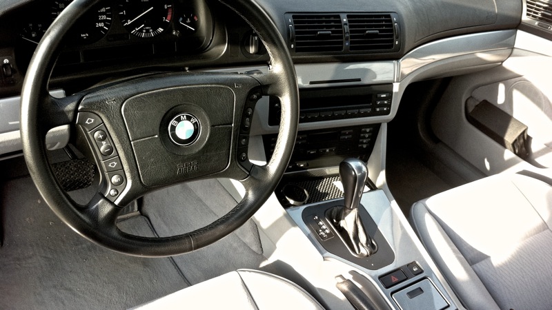 BMW_525iA_7.jpg