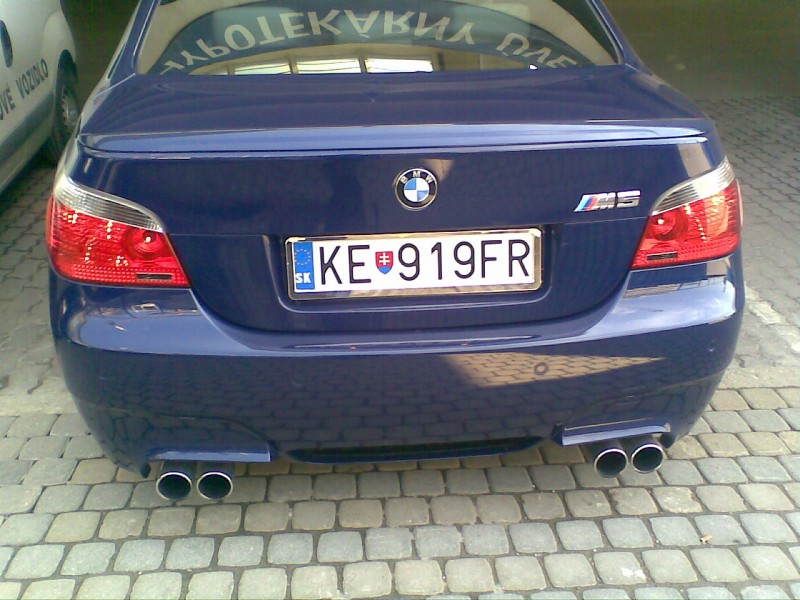 bmw m5,.jpg