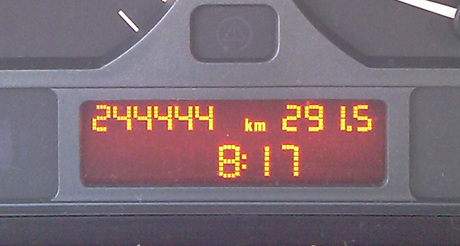 tacho.jpg