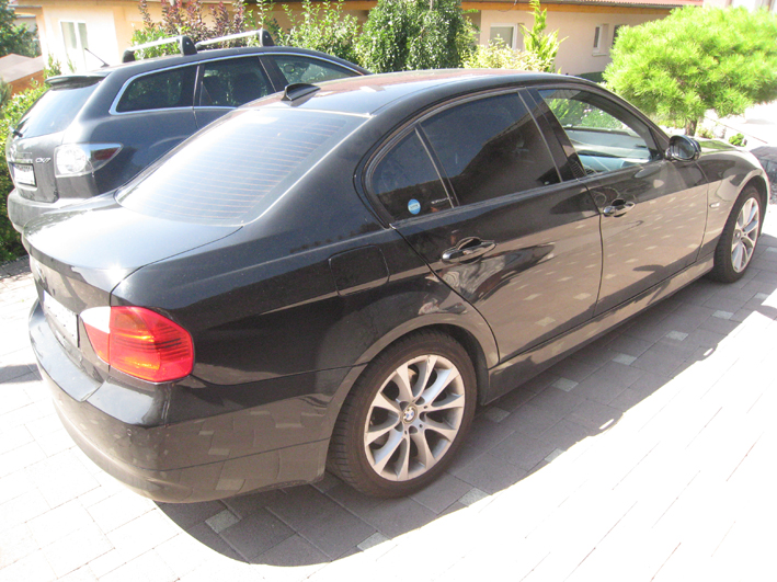 BMWE90-2.jpg