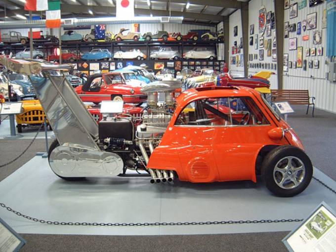 BMW Isetta s V8 o výkonu 730 koní.jpg