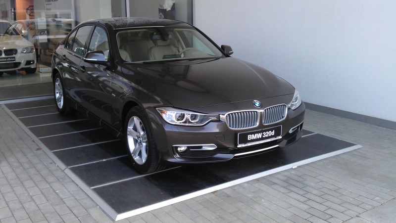 F30_web.jpg