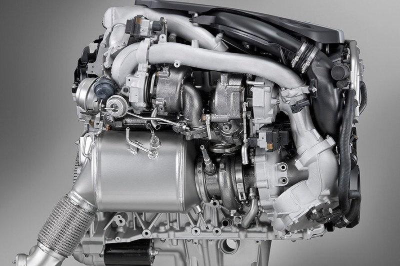 2012-BMW-M-550d-xDrive-engine.jpg