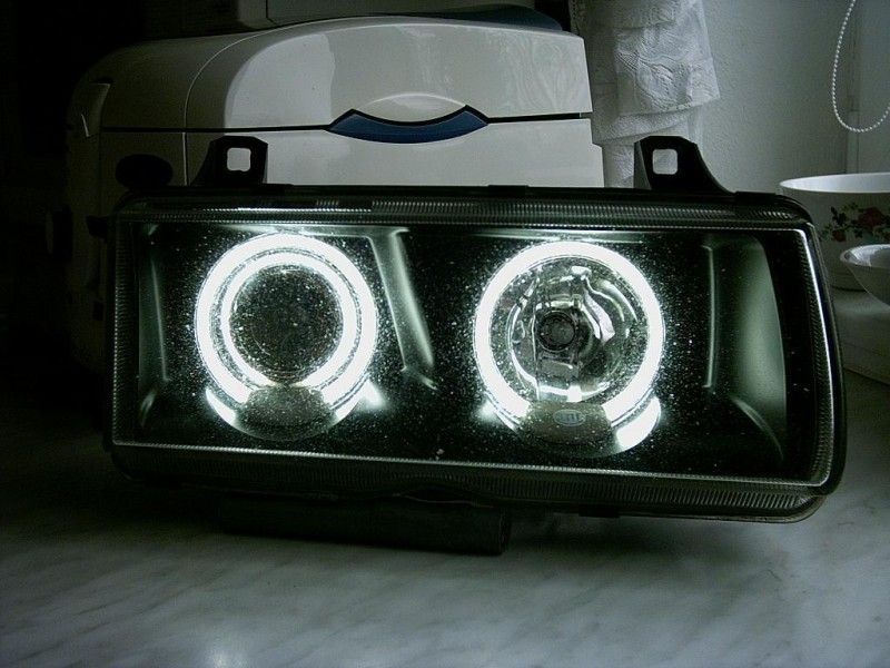 CCFL - bílé kroužky.JPG (122.58 KiB) 1339 zobrazení CCFL - bílé kroužky.JPG