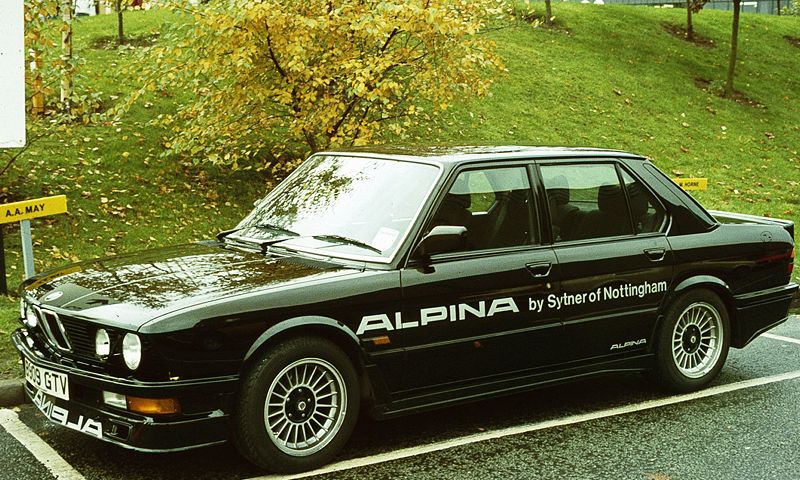 800px-BMW_E28_mit_Tuner_Werbung.jpg