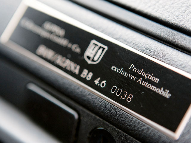 epcp_0806_10_z+1996_alpina_b8_4_6_sedan_plate+interior_view.jpg