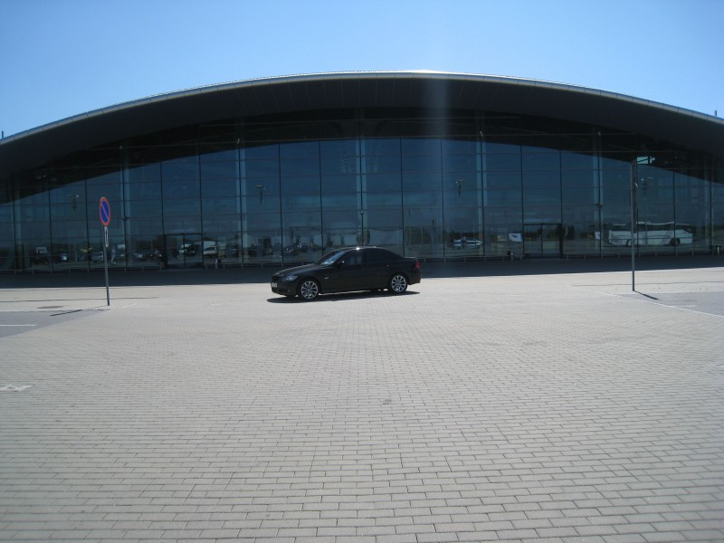 airport_RZE_1.jpg