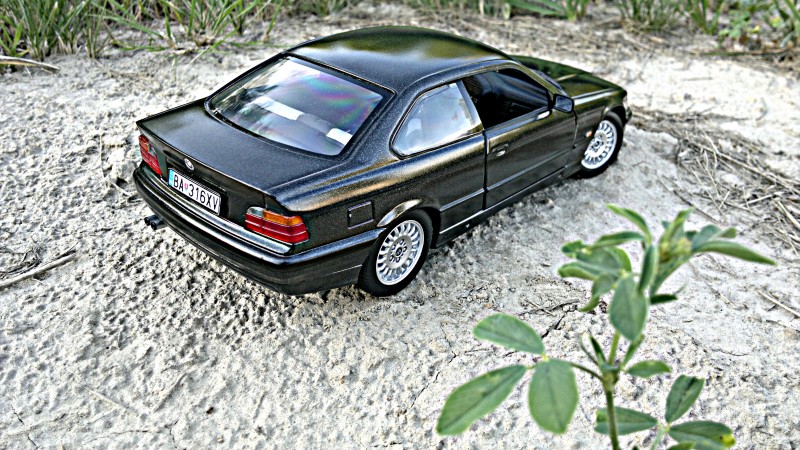 e36 scale.jpg