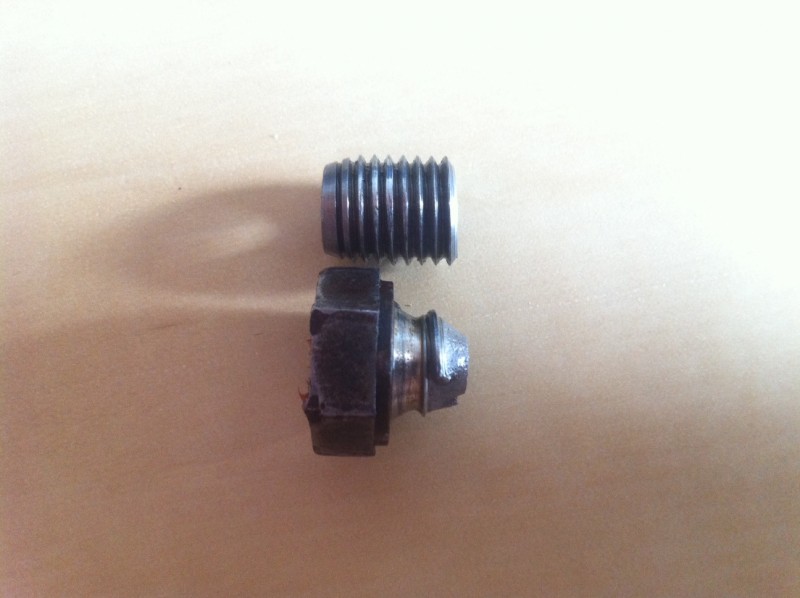 bolt b.JPG