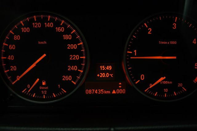 bmw-rad-3-rada-2-0-318d-e90-top-stav-sedan-1176261-7.jpg