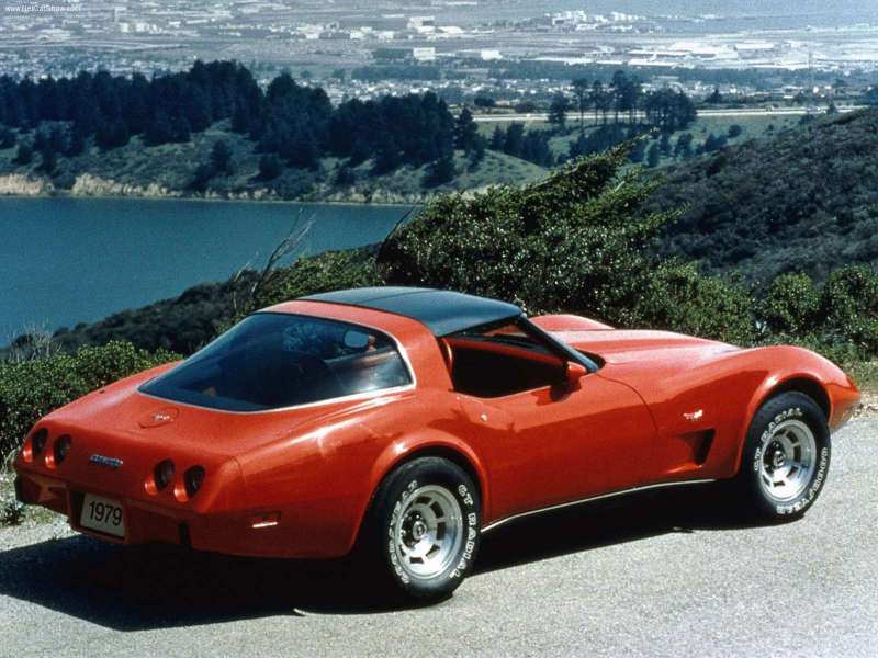 Chevrolet-Corvette_C3_1968_800x600_wallpaper_02.jpg