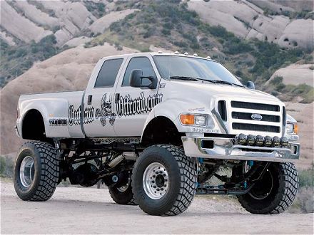 0508dp_01z+Ford_F650+Front_Passengers_Side_View.jpg