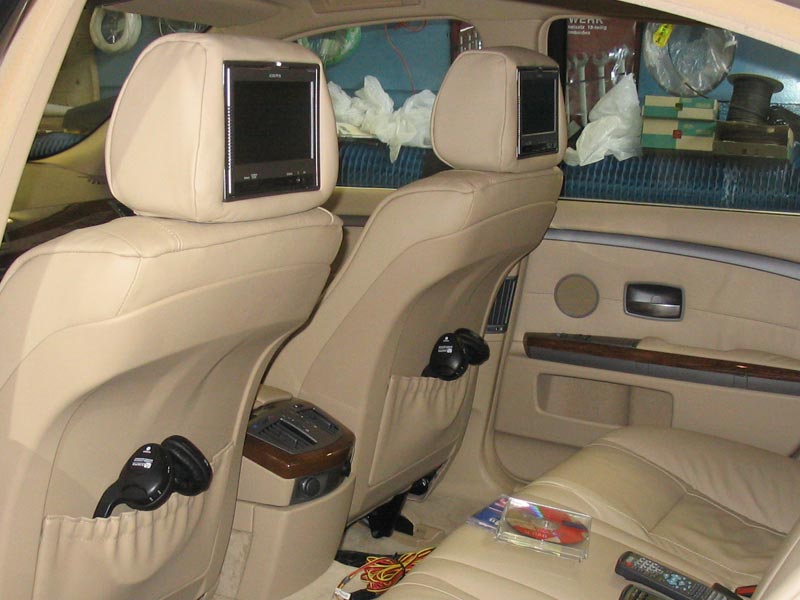 bmw7-4b.jpg