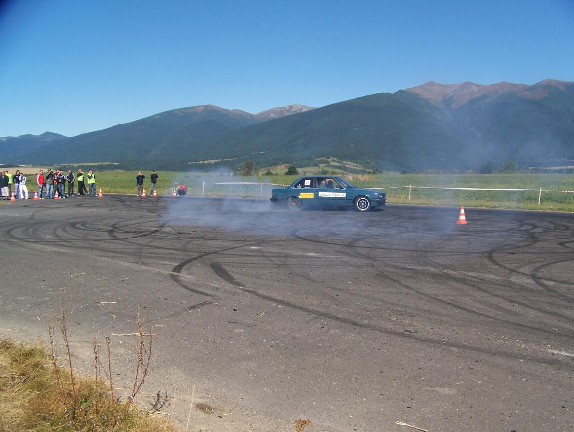 e 30 325.JPG