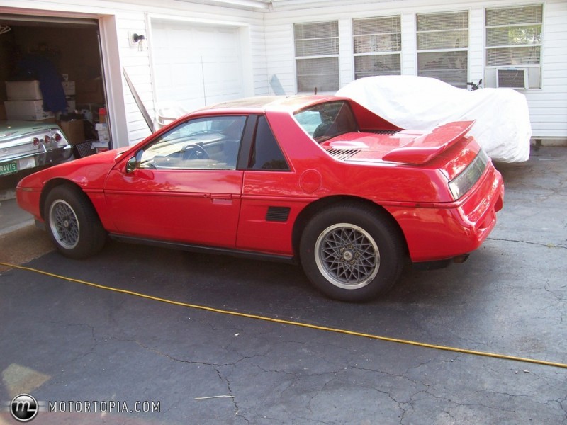 1988_Fiero.jpg