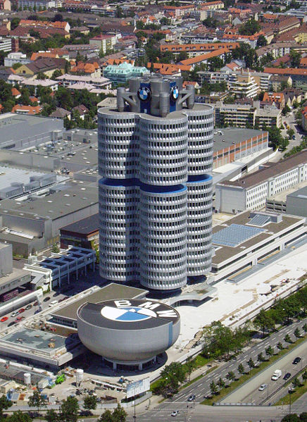 436px-BMW-Gebäude.jpg