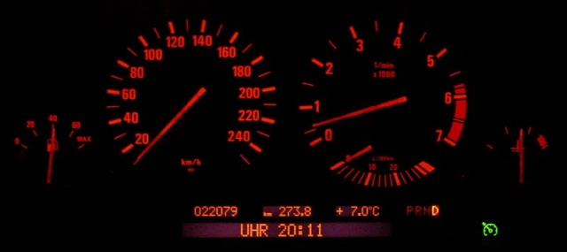 BMW L7 e38 - tachoanzeige.jpg