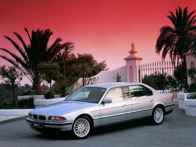 BMW L7 e38 2.jpg