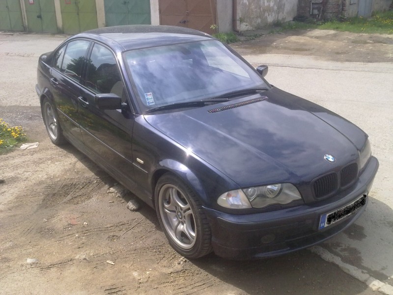 BMW 330i (1).jpg