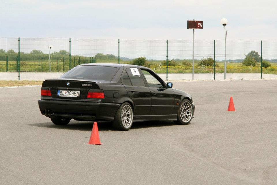 1004685_400379530061582_2102144155_n.jpg