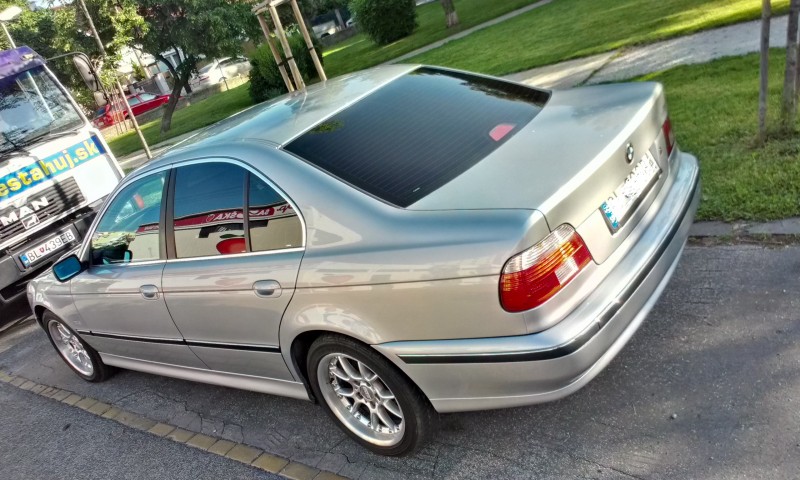 BMW.jpg