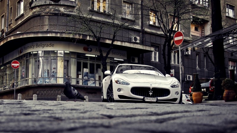 beautiful-maserati-granturismo-street-city-photo-wallpaper-1920x1080.jpg