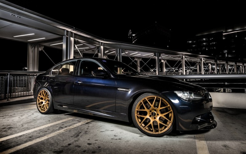 bmw-m3-e90-parking-night-wallpaper-1920x1200.jpg