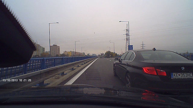 vlcsnap-2013-10-14-12h35m15s78.jpg