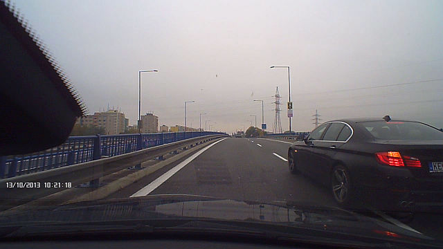 vlcsnap-2013-10-14-12h34m44s159.jpg
