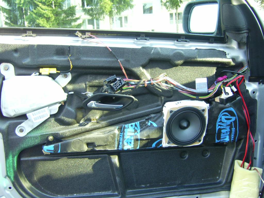 dvere hertz hv130 + dynamat.jpg