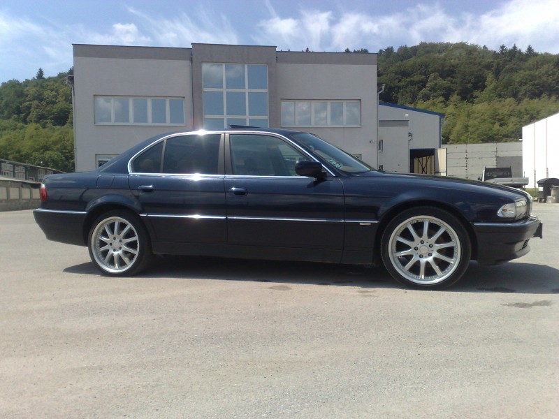 bmw 1.jpg