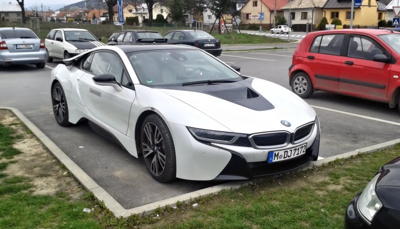 BMWi8_01.jpg