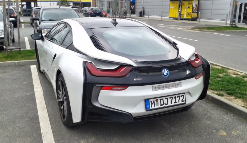 BMWi8_04.jpg