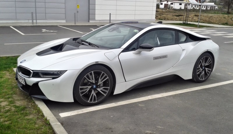 BMWi8_05.jpg