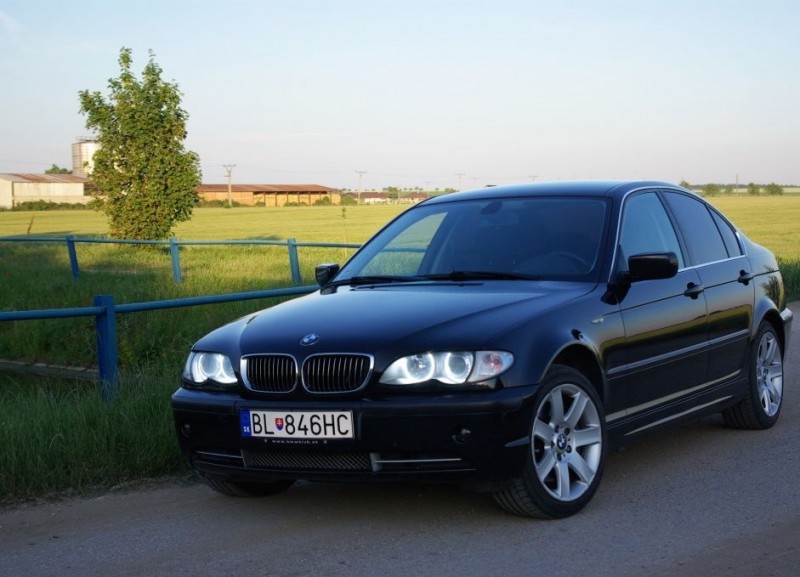 bmw330xi_foto.jpg