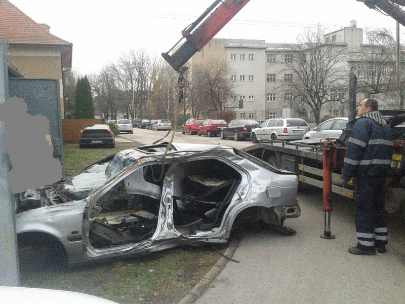 Vrak civic.jpg (792.83 KiB) 2569 zobrazení Vrak civic.jpg