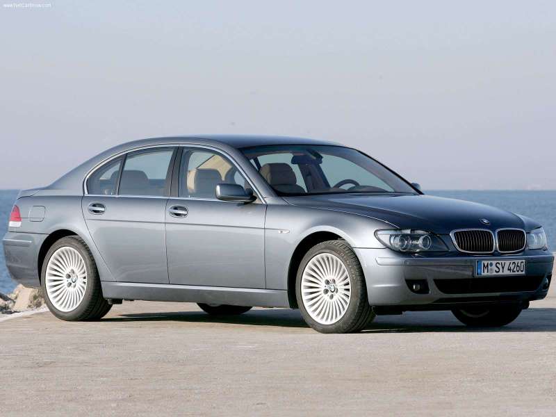 BMW-750i_2006_800x600_wallpaper_08.jpg