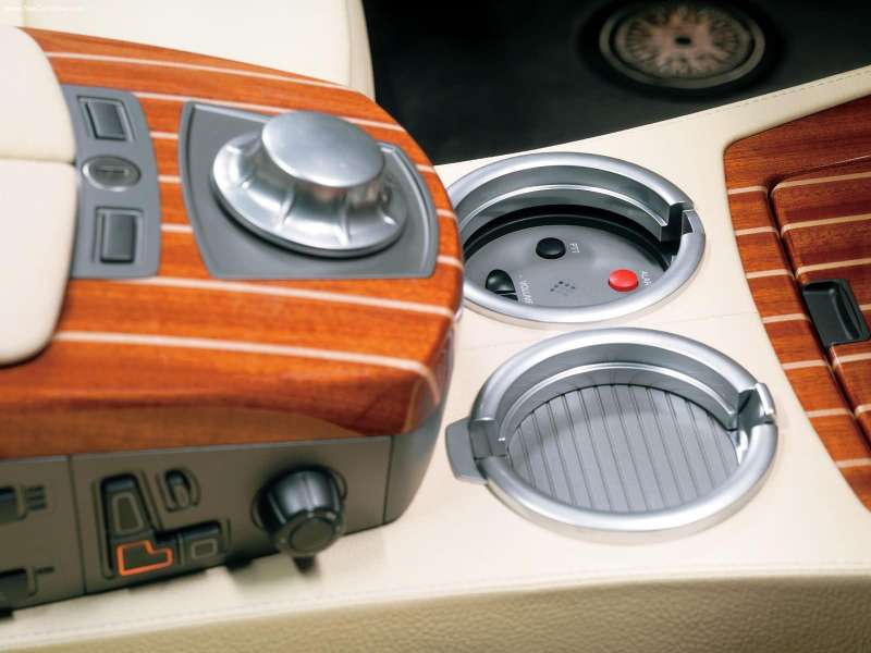 BMW-760Li_Yachtline_Concept_2002_800x600_wallpaper_08.jpg