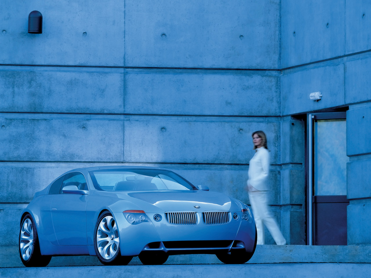 1999-BMW-Z9-Gran-Turismo-FA-Woman-1280x960.jpg
