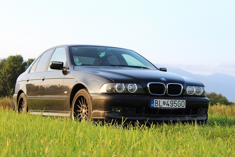 BMW1.jpg8725288.jpg