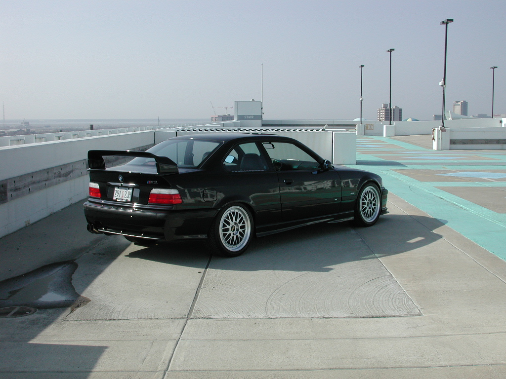 Nice_Black_E36_M3.jpg