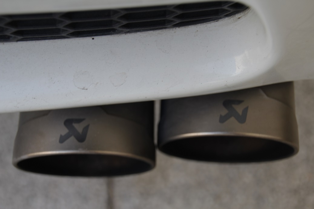 akrapovic.jpg
